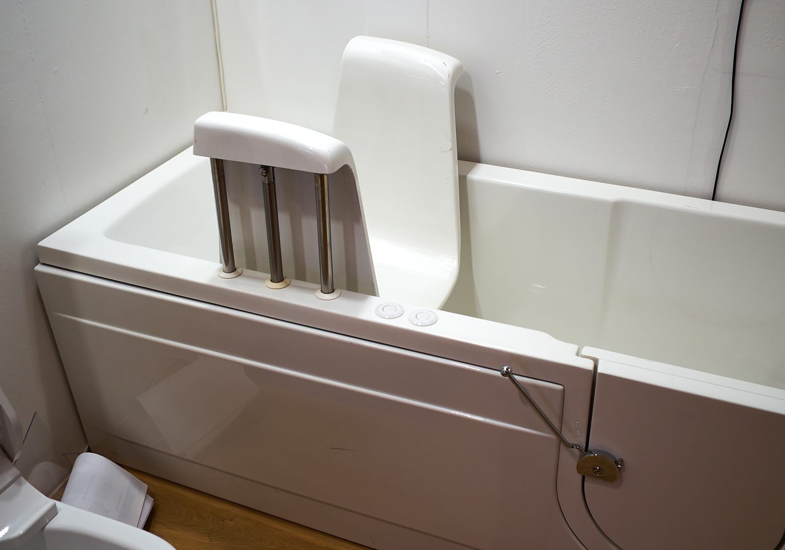 handicap-tub-landscape How should you modify your home to make it more comfortable?